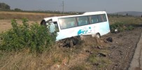 Osmaniye'de Midibüs İle Otomobil Çarpıştı Açıklaması 6 Yaralı