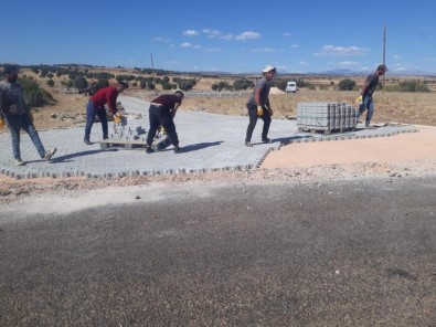 Diyarbakır Büyükşehir Belediyesi Yol Yapım Çalışmalarına Devam Ediyor