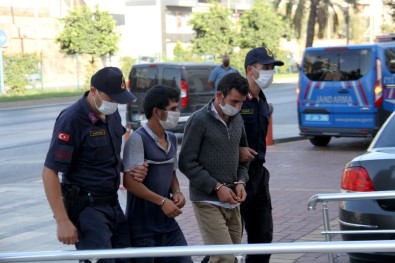 Girdikleri Bahçeden 2 Bin 500 TL Değerinde Avokado Çalan 2 Kardeş Yakalandı