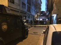 Zeytinburnu'nda İki Aile Arasındaki Kavga Kanlı Bitti Açıklaması 2 Yaralı Haberi