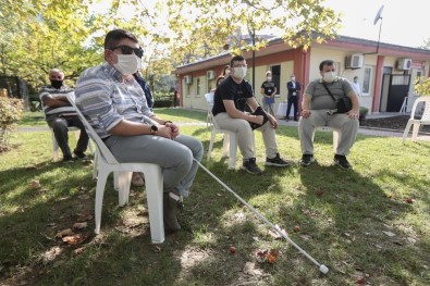 Başkan Erdem Görme Engellileri Unutmadı