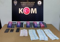 Evinde Kaçak Cep Telefonu Satan Şahsa Polis Operasyonu