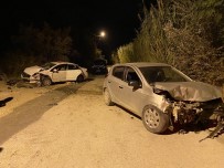 Hatay'da Otomobiller Kafa Kafaya Çarpıştı Açıklaması 5 Yaralı