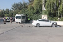 Şanlıurfa'da Otomobil İşçi Servisine Çarptı Açıklaması 15 Yaralı