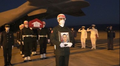 Şehit Er Volkan Soy'un Naaşı Baba Ocağına Getirildi