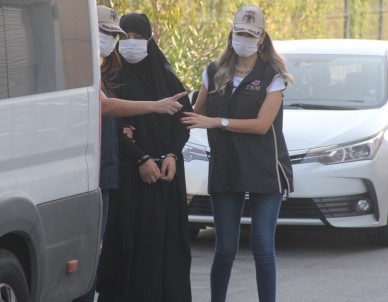Kırmızı Bültenle Aranan DEAŞ'lı Kadın Tutuklandı
