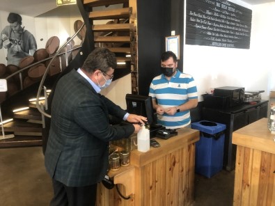 Şişli'de Korona Virüs Denetiminde Kaymakam Ve Genç Kız Arasında İlginç Anlar