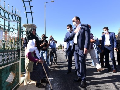 Başkan Altay Hüyük'ü Ziyaret Etti