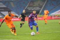 Süper Lig Açıklaması Trabzonspor Açıklaması 0 - Medipol Başakşehir Açıklaması 1 (İlk Yarı)
