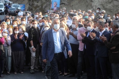 Karalar'dan Siyaseti Birleştiren Hizmet