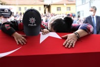 Sakarya'da Şehit Düşen Polis Memuru Ankara'da Toprağa Verildi