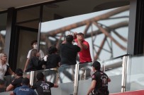 Berna Gözbaşı'nın Locasına Böyle Saldırdılar