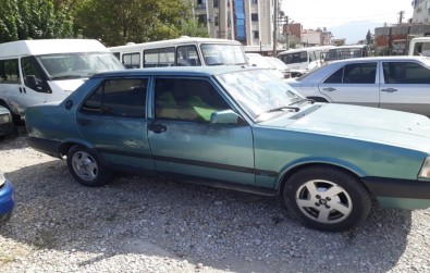 Denizli'de Polisleri Dinleyen Şahısların Üstünden 2 Adet Telsiz Yakalandı