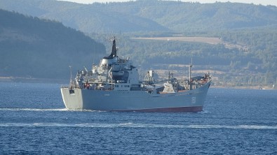 Rus Savaş Gemisi 'Saratov' Çanakkale Boğazı'ndan Geçti