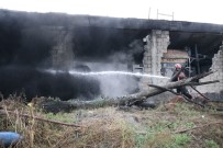 Sakarya'da Kauçuk Fabrikasında Çıkan Yangın Paniğe Neden Oldu