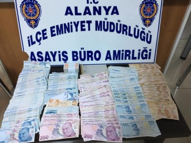 Alanya'da Kumar Baskınına 25 Bin TL Para Cezası Açıklaması 6 Gözaltı