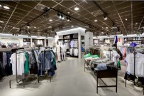 Ünlü giyim devinden flaş karar!