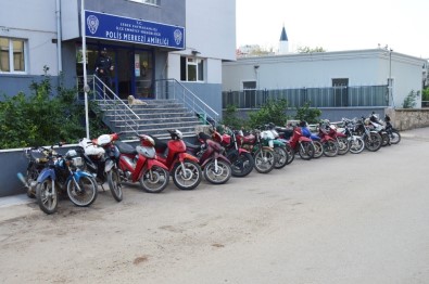Erdek'te 5 Çalıntı Motosiklet Ele Geçirildi
