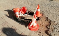 Erdek'te Telekom'a Ait Altyapı Bacası Çöktü Haberi