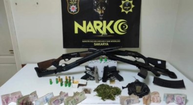 Sakarya'da 152 Polisin Katılımı İle Şafak Operasyonu