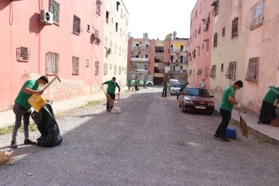 Toroslar'ın Mahallelerinde Genel Temizlik