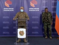 FUZULİ - Ermenistan Savunma Bakanlığı Sözcüsü, basın toplantısı yaparken arkasındaki terlikli umursamaz asker dikkat çekti