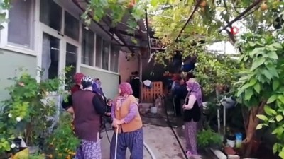 Manisa'da Çiftlikte Yangın Çıktı 800 Saman Balyası Kül Oldu