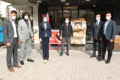 Selçuklu MHP'den Askıda Ekmek Kampanyasına Destek
