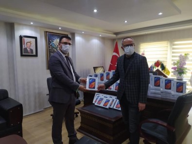 Aladağ'da Öğrencilere 100 Tablet