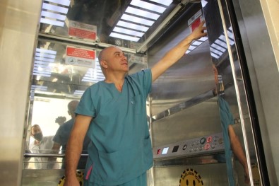 Asansörlerde Otomatik Dezenfektan Sistemi