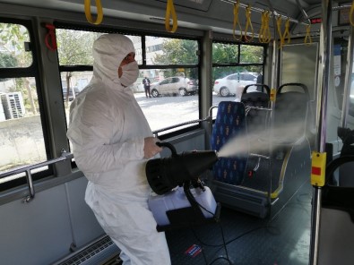 Ataşehir'de Özel Halk Otobüsleri Korona Virüse Karşı Dezenfekte Edildi