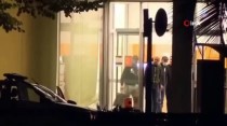 Gürcistan'da Silahlı Saldırgan 3 Rehineyle Bankadan Ayrıldı