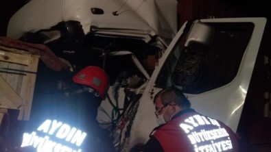 Aydın'daki Feci Kazada Tır Sürücüsü Hayatını Kaybetti