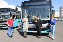 Diyarbakır'ın Kadın Otobüs Şoförleri İş Başında Haberi