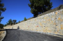 Kuşadası Yeni Asri Mezarlık'ta Düzenleme Çalışmaları Sürüyor