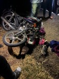 Motosiklet Traktör Römorkuna Arkadan Çarptı Açıklaması 2 Yaralı