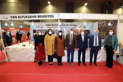 Van Büyükşehir Belediyesi Stantlarına Büyük İlgi