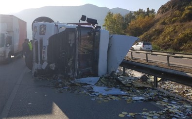 Hurda Yüklü Tır Devrildi Açıklaması 1 Yaralı