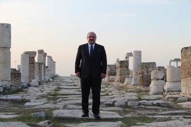 Bakan Varank, Denizli Ziyaretini Loadikya Antik Kentinde Gün Batımına Karşı Tamamladı