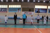 'Eskrim Açık Kılıç Turnuvası' Manisa'da Başladı