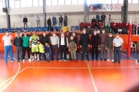 Şeref Koleji Erkek Voleybol Takımı Dolu Dizgin