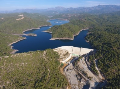 Antalya'da Bu Yıl 528 Bin 580 Dekar Tarım Arazisi Sulandı