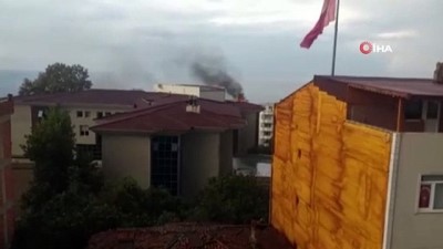 Akçakoca Belediyesi Binasının Çatısında Çıkan Yangın Söndürüldü