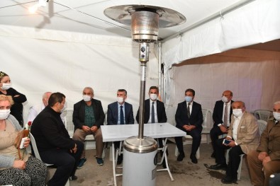 Başkan Köse Ve Kaymakam Sırmalı Patlama Yaşanan Binada İncelemelerde Bulundu