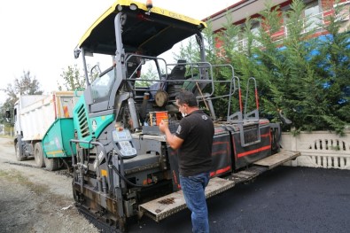 Serdivan'da Asfaltlama Çalışmalarına Devam Ediyor