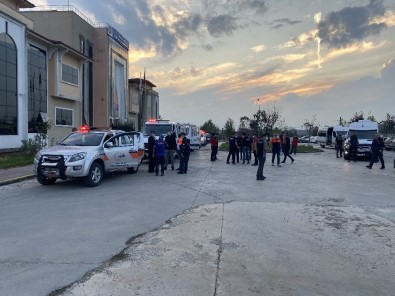 AFAD, UMKE Ve Düzce İtfaiyesi İzmir'e Yardıma Çıktı