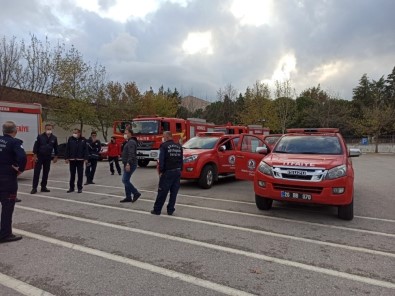 Ege'deki Yardım Ekipleri İzmir Depremi İçin Yola Çıktı