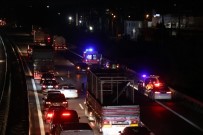 TEM'de İki Araç Çarpıştı Açıklaması Uzun Araç Kuyruğu Oluştu