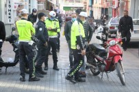 Çalışanı İki Hafta Arayla Trafik Cezası Yiyen İş Yeri Sahibi, Cezaya Tepki Gösterdi