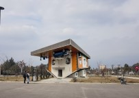 Adana'da Millet Bahçesine 'Ters Ev'